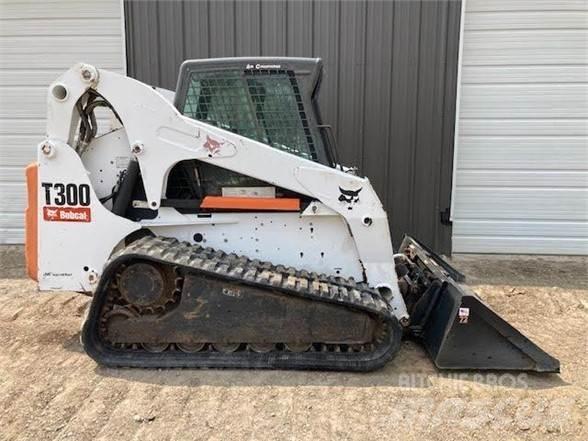 Bobcat T300  스키드로더