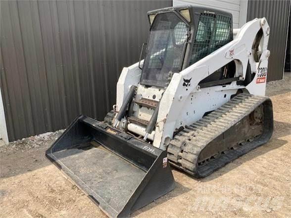 Bobcat T300  스키드로더