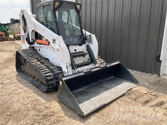 Bobcat T300  스키드로더