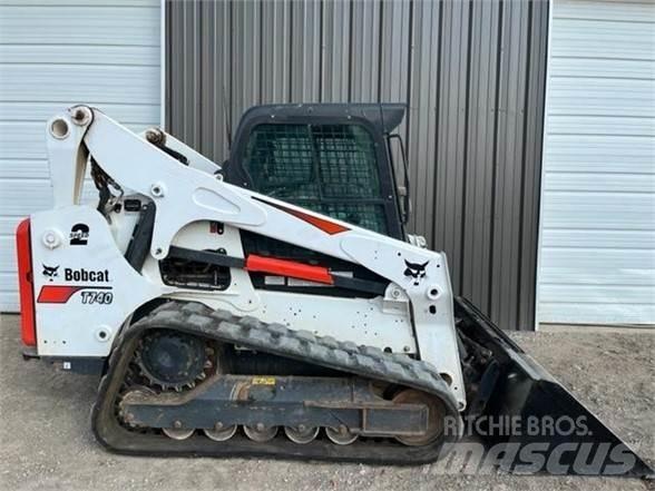 Bobcat T740  스키드로더