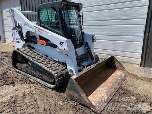 Bobcat T870  스키드로더