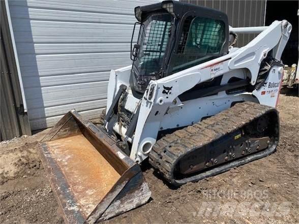 Bobcat T870  스키드로더