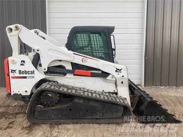 Bobcat T870  스키드로더