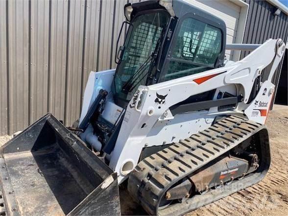 Bobcat T870  스키드로더