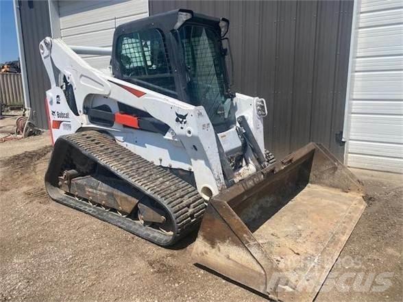 Bobcat T870  스키드로더