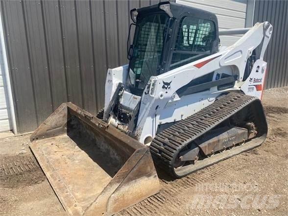 Bobcat T870  스키드로더