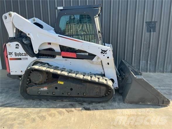 Bobcat T870  스키드로더