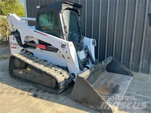 Bobcat T870  스키드로더