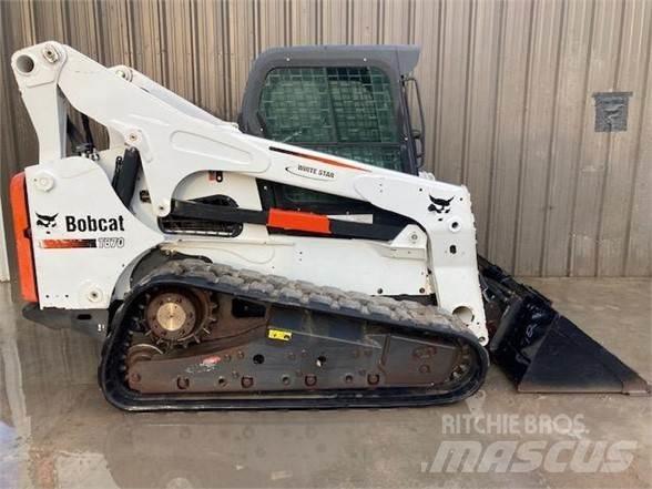 Bobcat T870  스키드로더