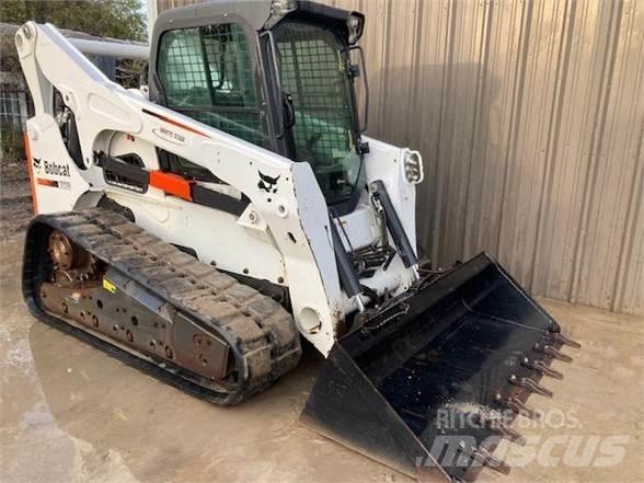 Bobcat T870  스키드로더