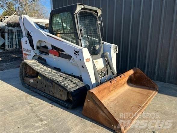 Bobcat T870  스키드로더
