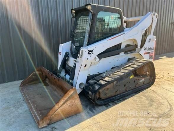 Bobcat T870  스키드로더