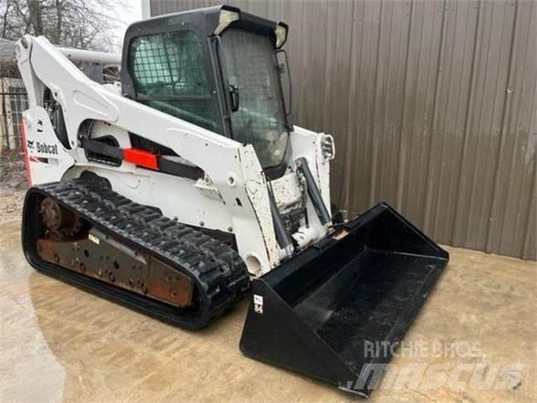 Bobcat T870  스키드로더