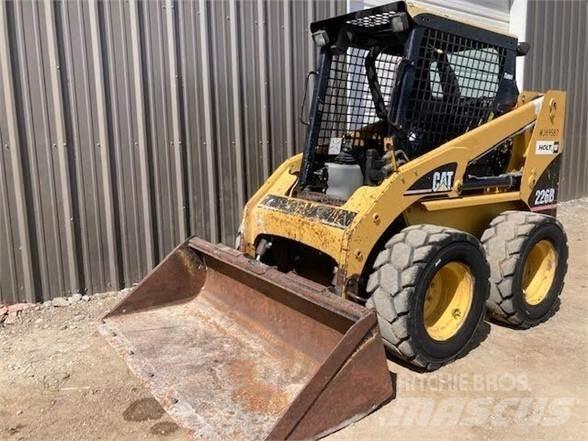 CAT 226B  스키드로더