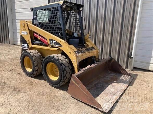 CAT 226B  스키드로더