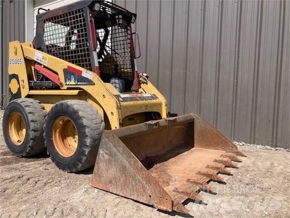 CAT 228  스키드로더