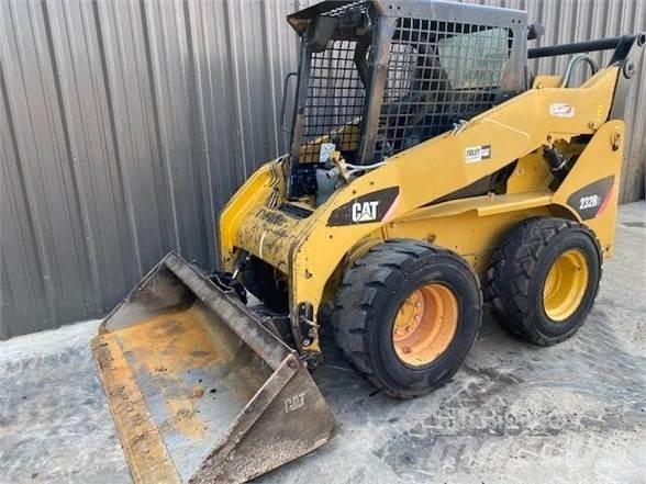 CAT 232B2  스키드로더
