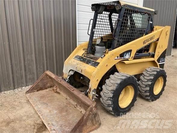 CAT 236B  스키드로더