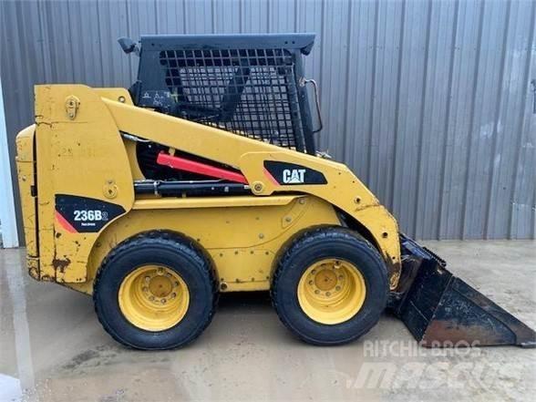 CAT 236B2  스키드로더
