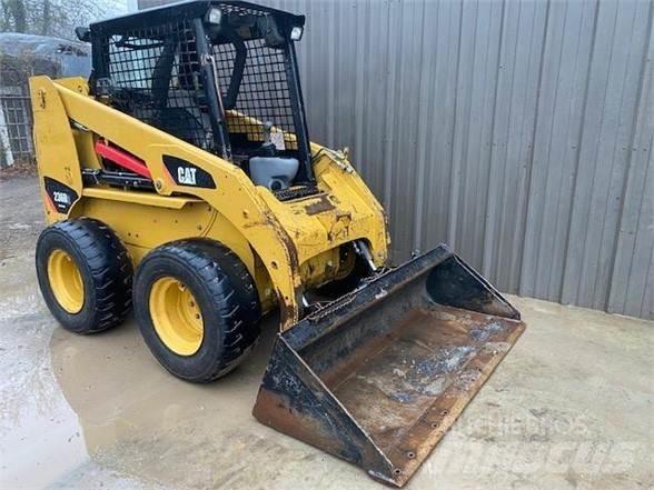 CAT 236B2  스키드로더