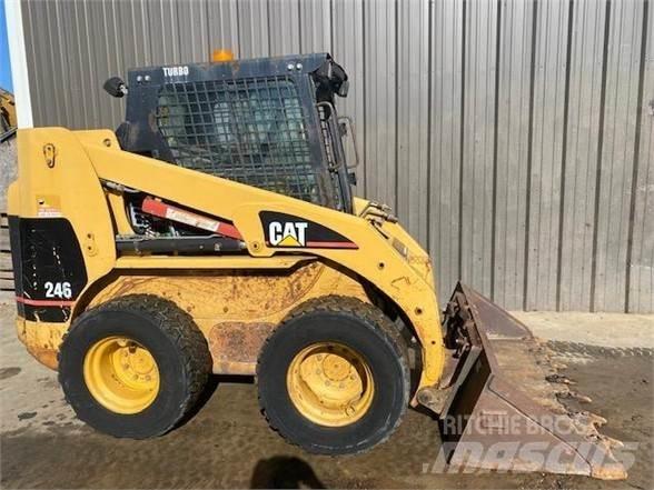CAT 246  스키드로더