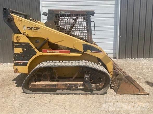 CAT 252  스키드로더