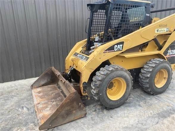 CAT 252B  스키드로더