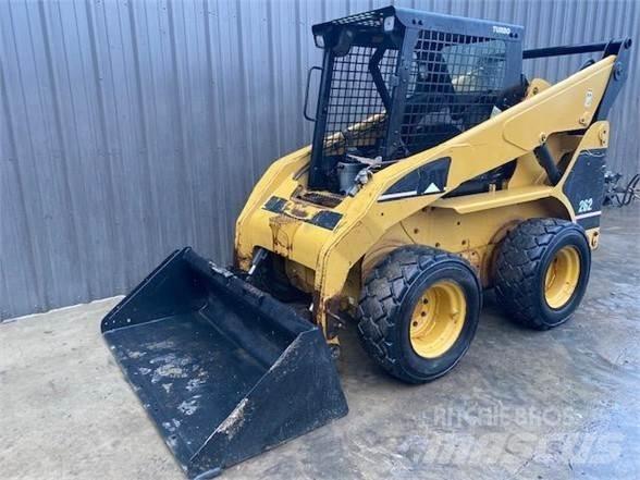 CAT 262  스키드로더
