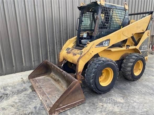 CAT 262B  스키드로더