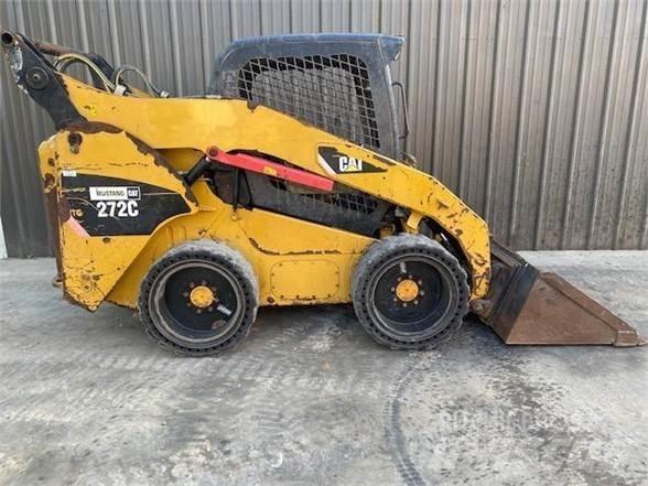 CAT 272C  스키드로더