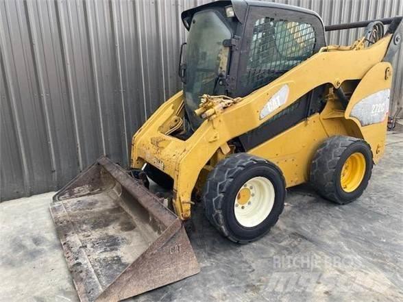 CAT 272C  스키드로더