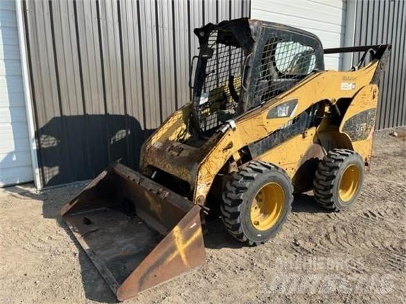 CAT 272C  스키드로더