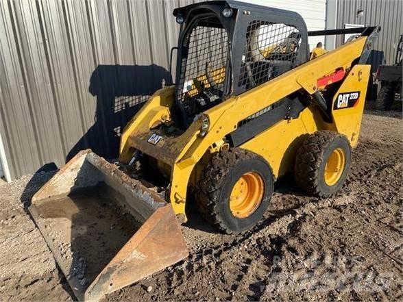 CAT 272D  스키드로더
