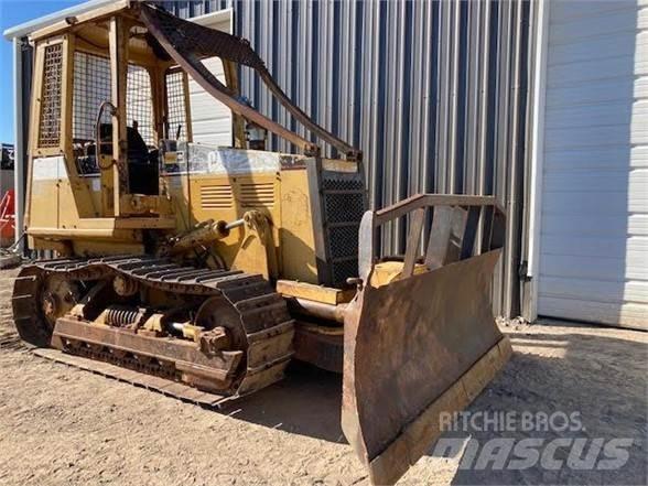 CAT D3C 크롤러 도저