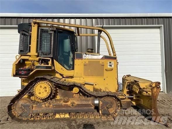 CAT D5M XL 크롤러 도저