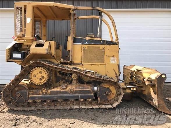 CAT D5M XL 크롤러 도저
