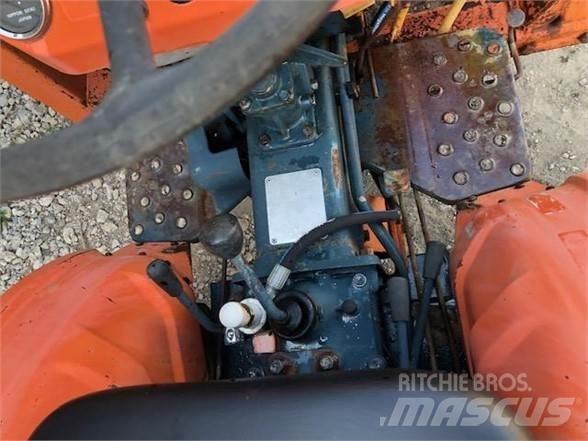 Kubota B7100 트랙터