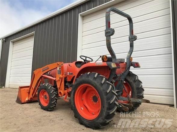Kubota L3200 트랙터