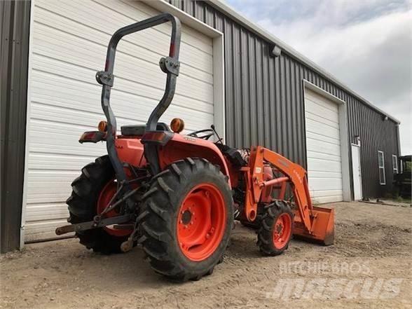 Kubota L3200 트랙터