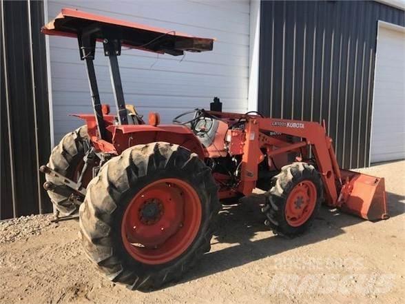 Kubota M4700 트랙터