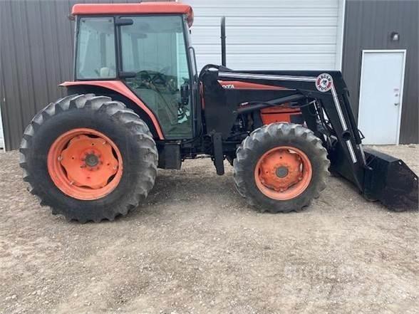 Kubota M9000 트랙터