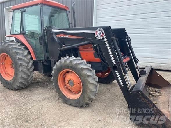 Kubota M9000 트랙터