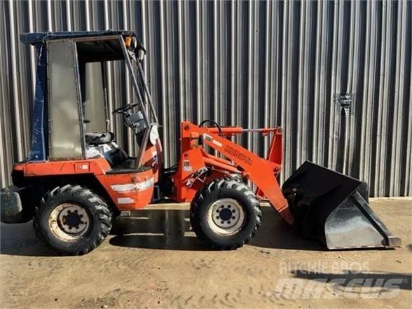 Kubota R420  휠로우더