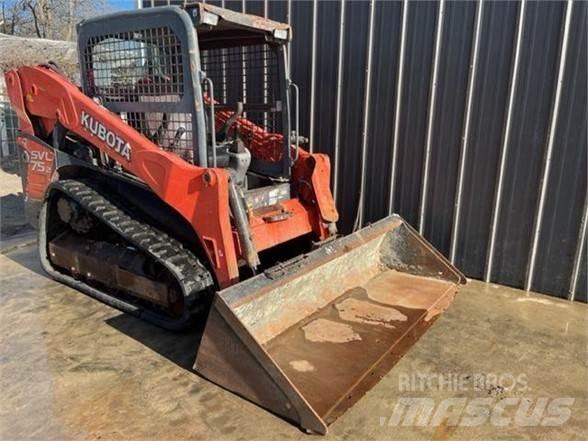Kubota SVL75-2  스키드로더