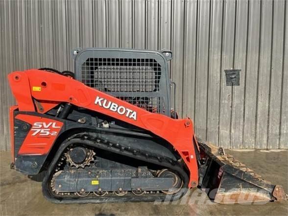 Kubota SVL75-2  스키드로더