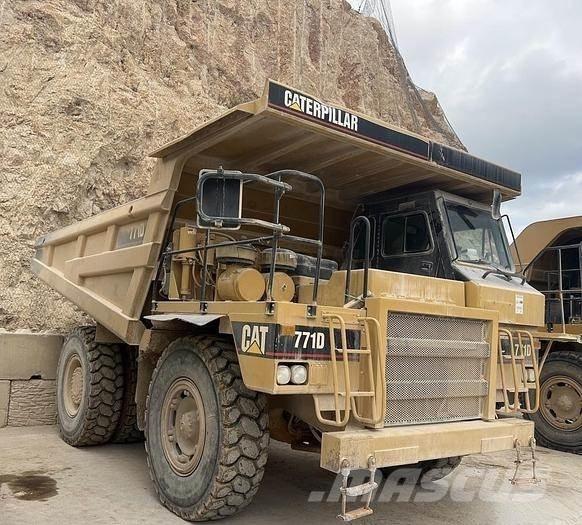 CAT 771D 건설현장 덤프트럭