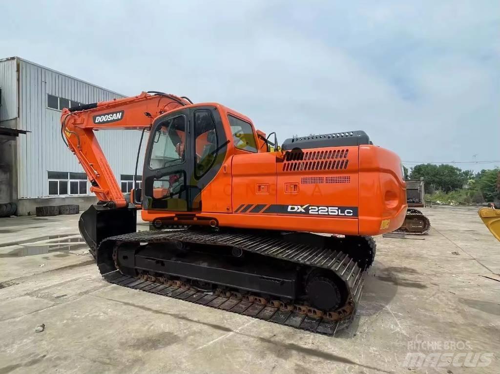 Doosan DX 225 LC 대형 굴삭기 29톤 이상