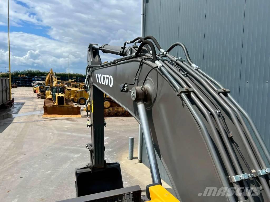 Volvo EC210 대형 굴삭기 29톤 이상