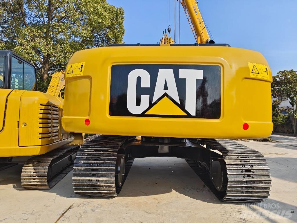 CAT 320 D 대형 굴삭기 29톤 이상