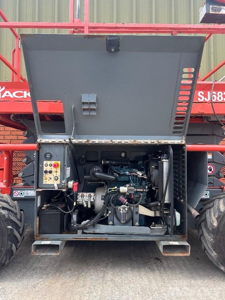 SkyJack SJ 6832 RT 가위형 리프트